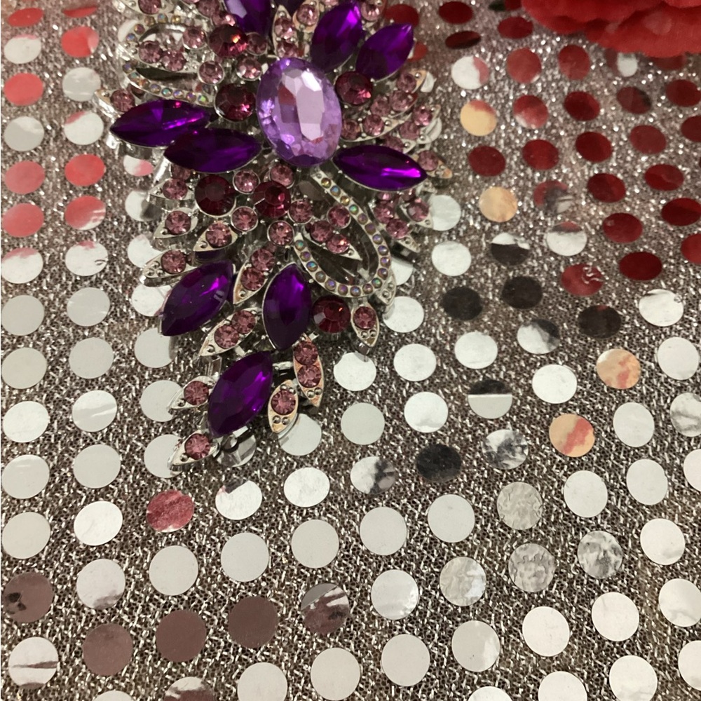 Purple multi shade large brooch new